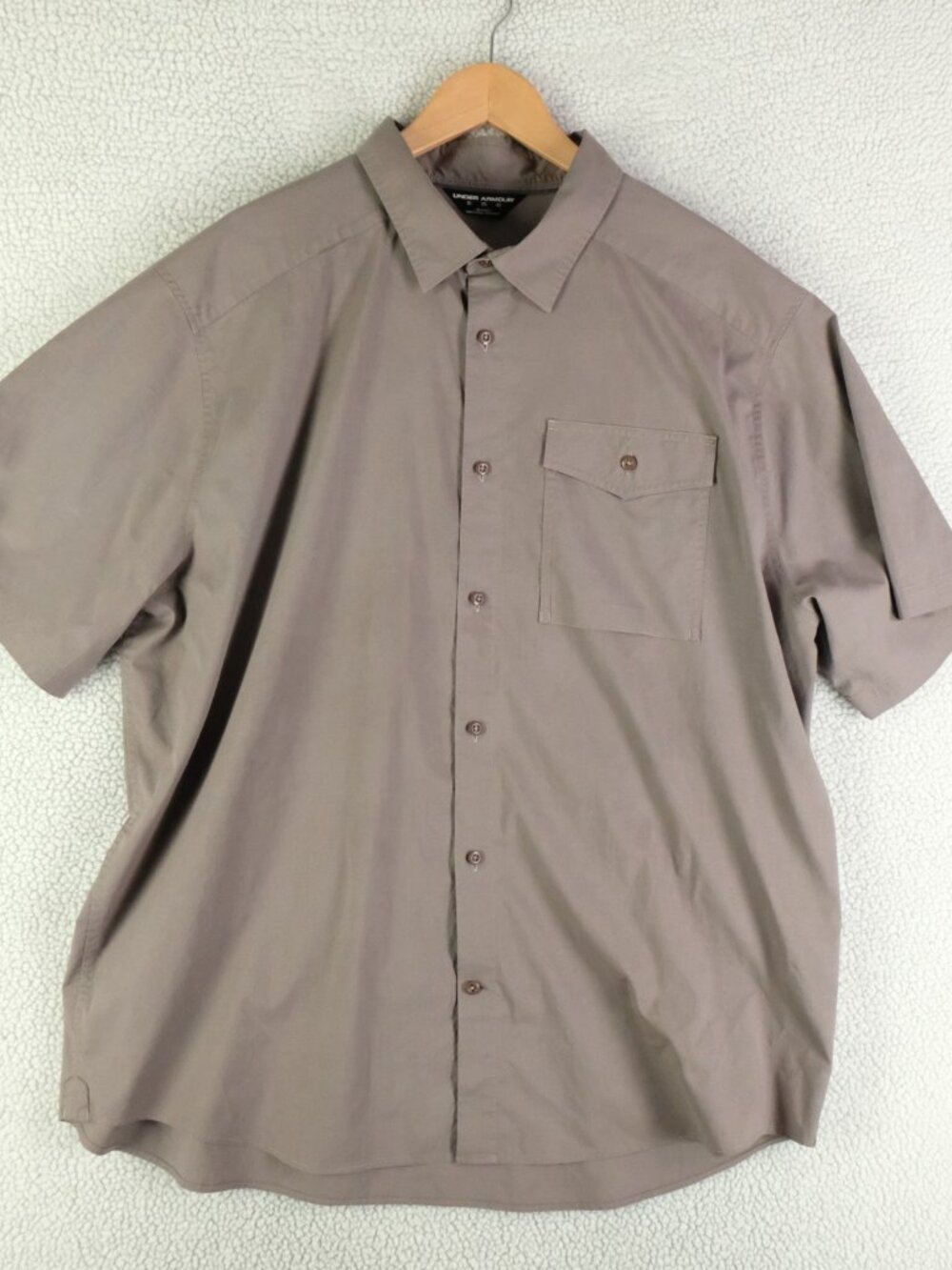 Under Armour Shirt Mens XXL 2XL Gray Button Up Short Sleeve Pocket Stretch